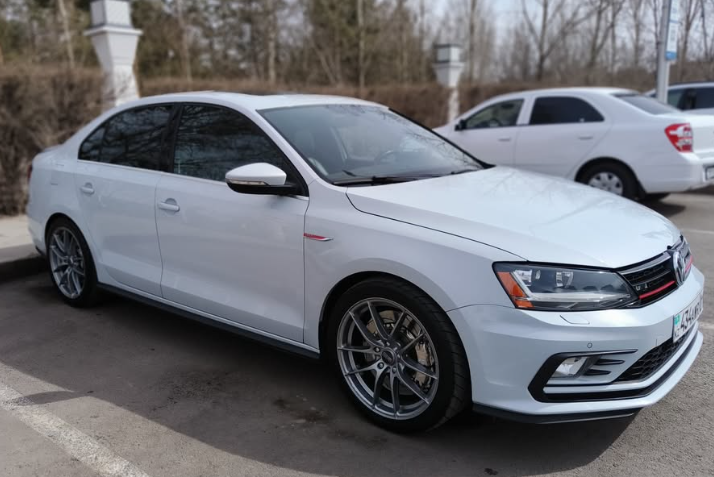 Volkswagen Jetta GLI — ROCCO Racing